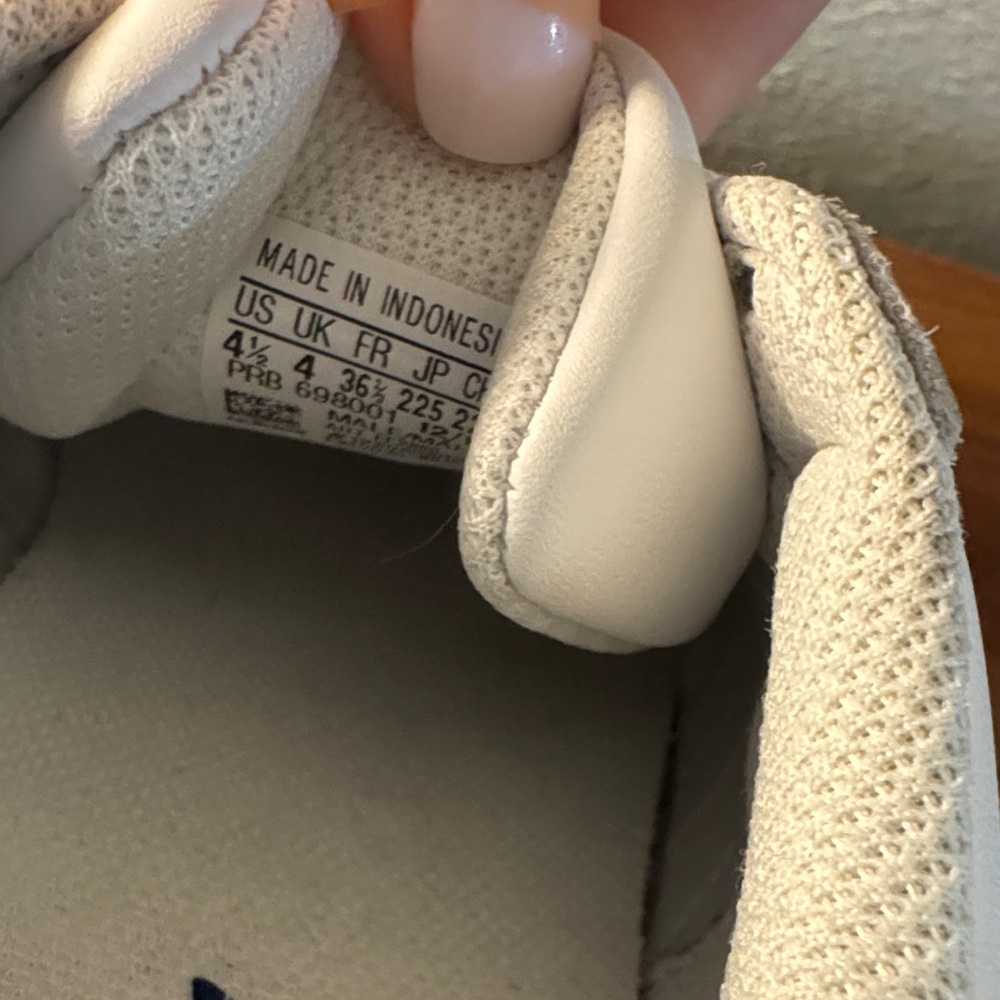 Adidas Yeezy Powerhouse - Picture 7 of 7